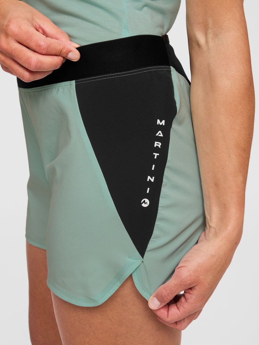 Martini Sportswear - Hillclimb Ultra Shorts W - Shorts in black-granite - Detail 2 - Women
