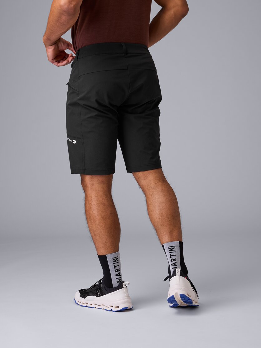 Martini Sportswear - Alpmate Shorts M - Kurze Hosen in black - Rückansicht Model - Herren