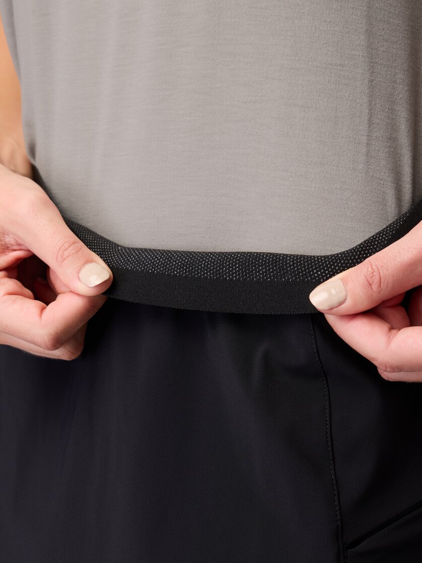 Martini Sportswear - Alpmate Skirt W - Röcke in black - Detail 4 - Damen