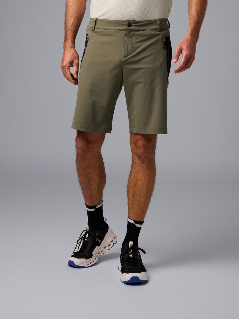 Martini Sportswear - Hillclimb Shorts M - Kurze Hosen in tendril-black - Vorderansicht Model - Herren