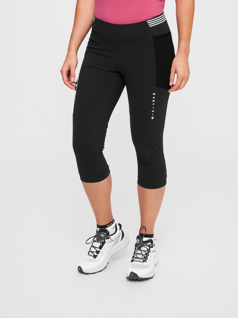 Martini Sportswear - Hillclimb Capri Pants W - Pantaloni capri in black - vista frontale modello - Donna