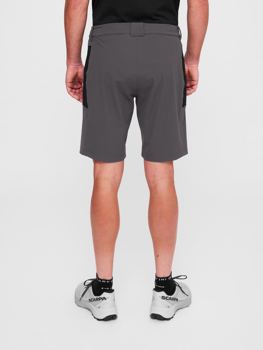 Martini Sportswear - Alpmate Hill Shorts M - Shorts in seaport-black - rear view model - Men
