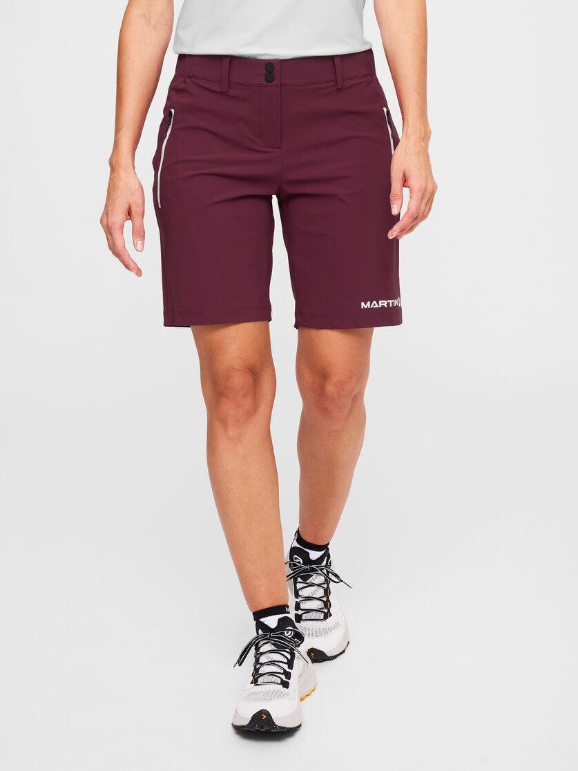 Martini Sportswear - Alpmate Sonic Shorts W - Shorts in black - vista frontale modello - Donna