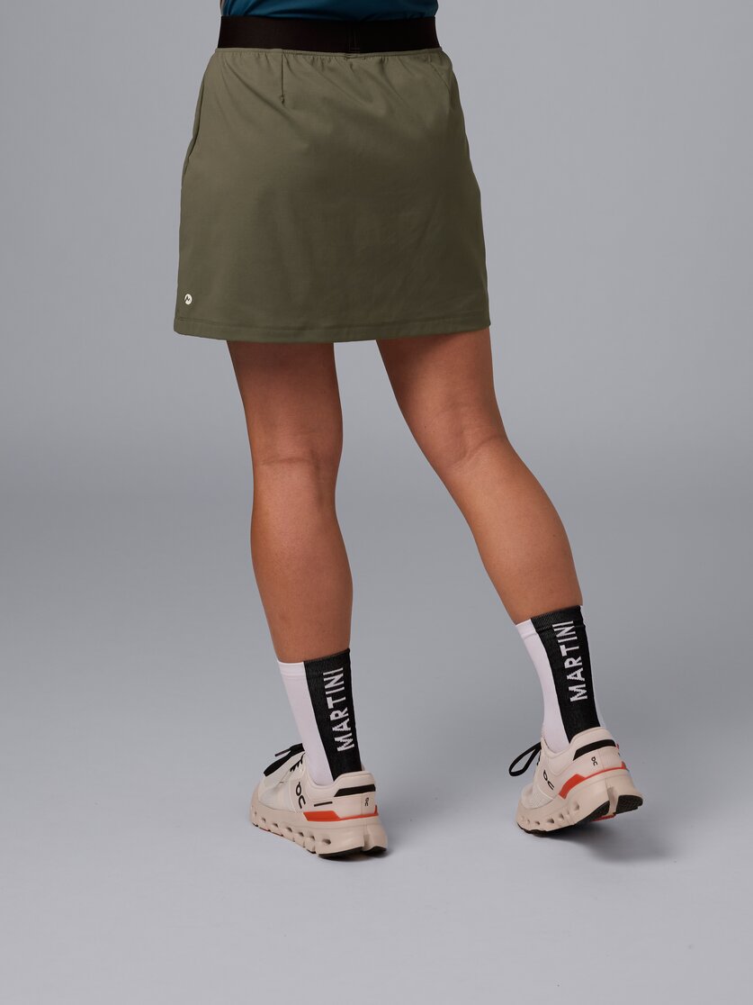 Martini Sportswear - Hillclimb Skirt W - Gonne in black - vista laterale modello - Donna