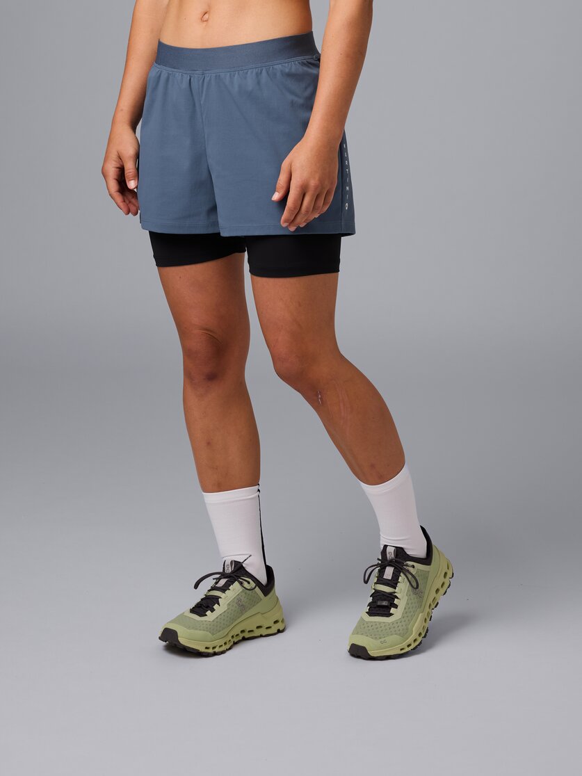 Martini Sportswear - Pacemaker 2In1 Shorts W - Kurze Hosen in black - Vorderansicht Model - Damen