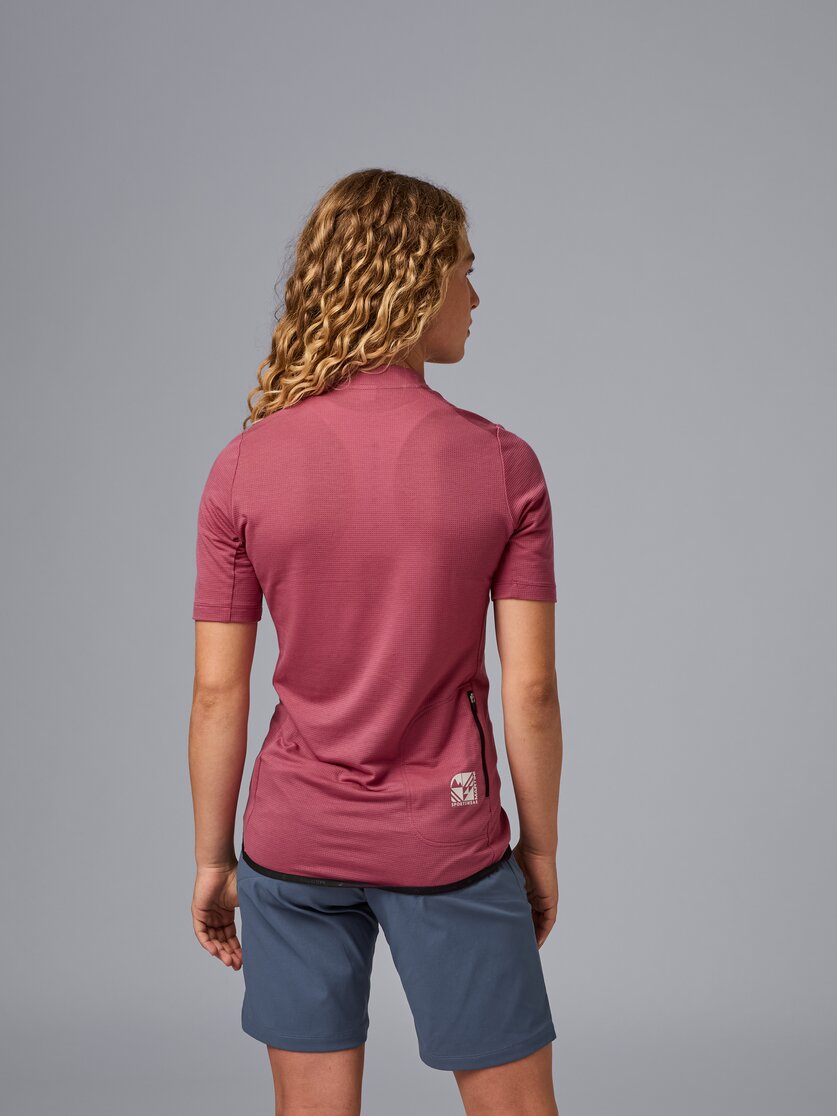Martini Sportswear - Flowtrail Halfzip Shirt W - T-Shirts in black - Rückansicht Model - Damen