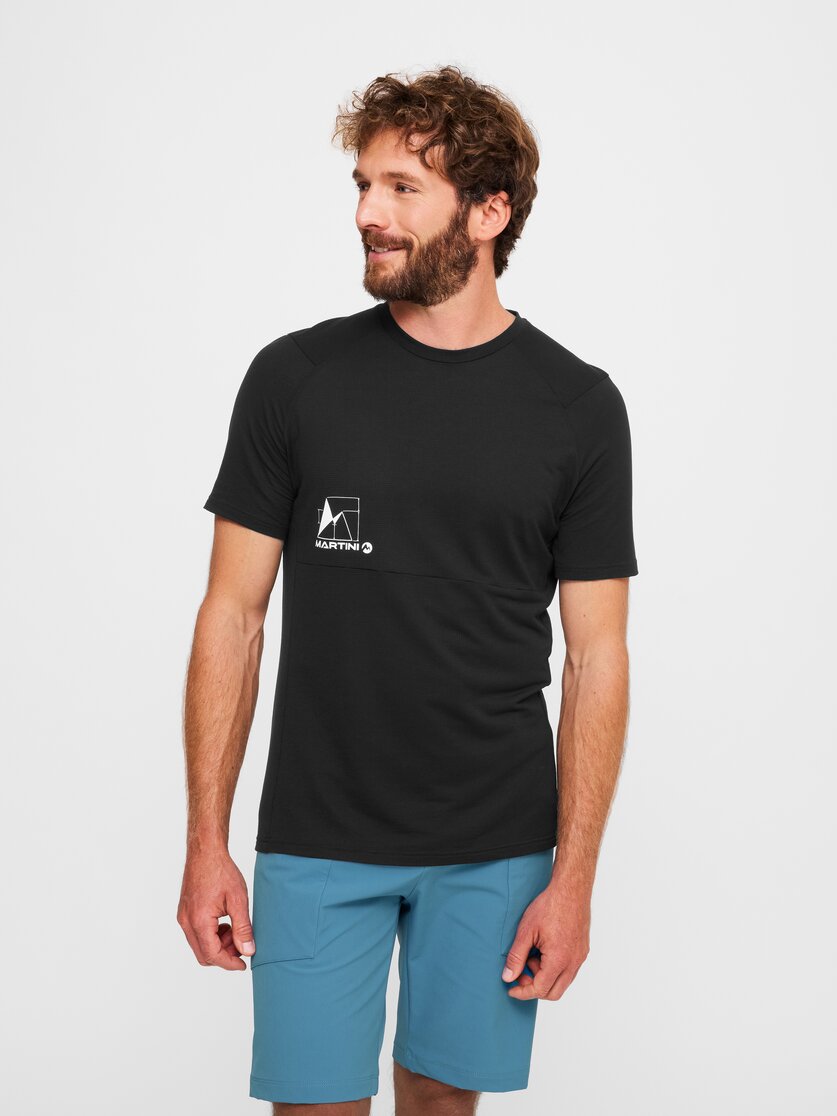 Martini Sportswear - Alpmate Flow Shirt M - T-Shirts in true navy - front view model - Men