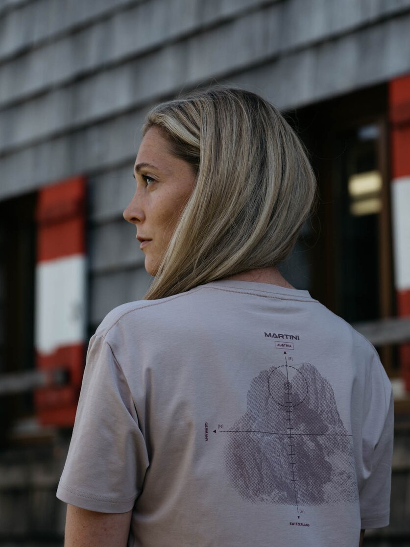 Martini Sportswear - Alpmate ComTee Shirt W - T-Shirts in off white-granite - Dettaglio 3 - Donna