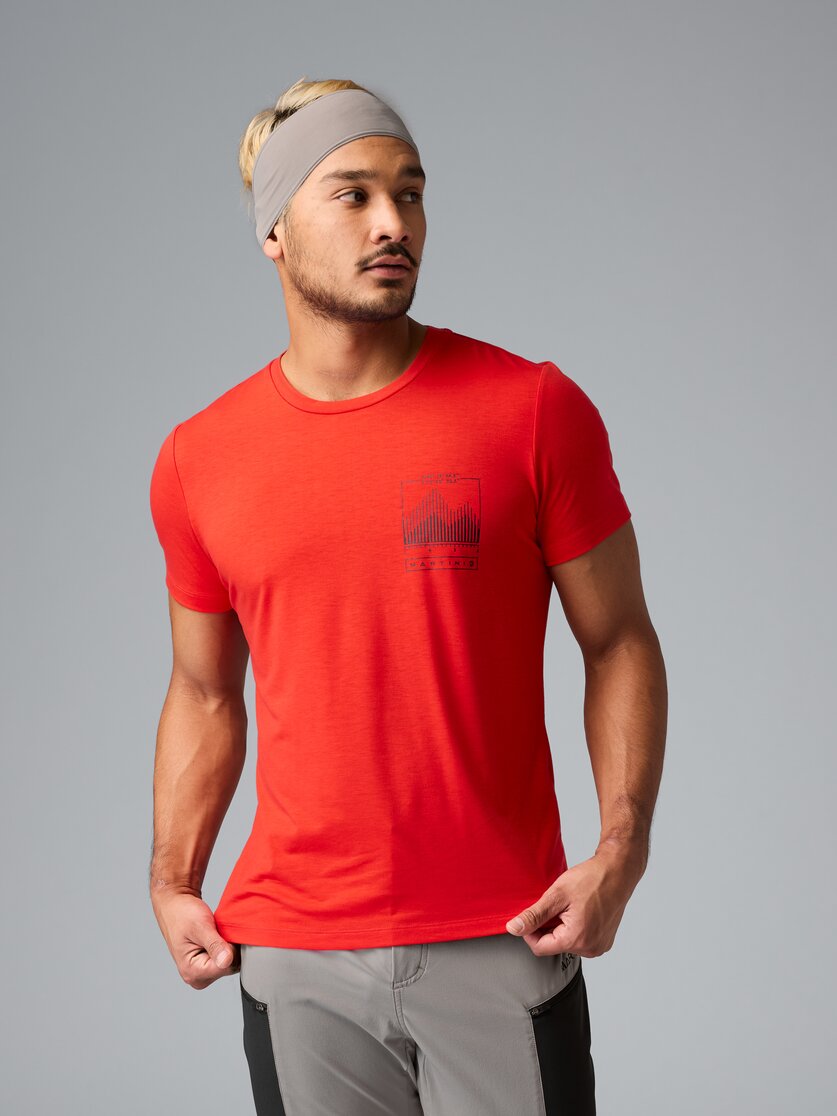 Martini Sportswear - Daybreaker Shirt M - T-Shirts in white-black - front view model - Men