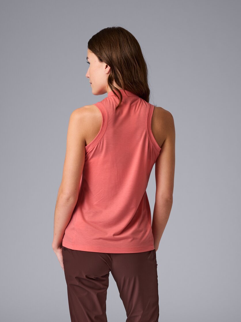 Martini Sportswear - Trektech Sleeveless Shirt W - Tops in white - rear view model - Women