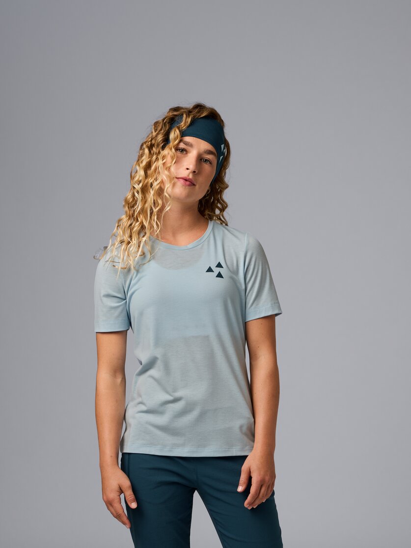 Martini Sportswear - Trektech Shirt W - T-Shirts in white - front view model - Women