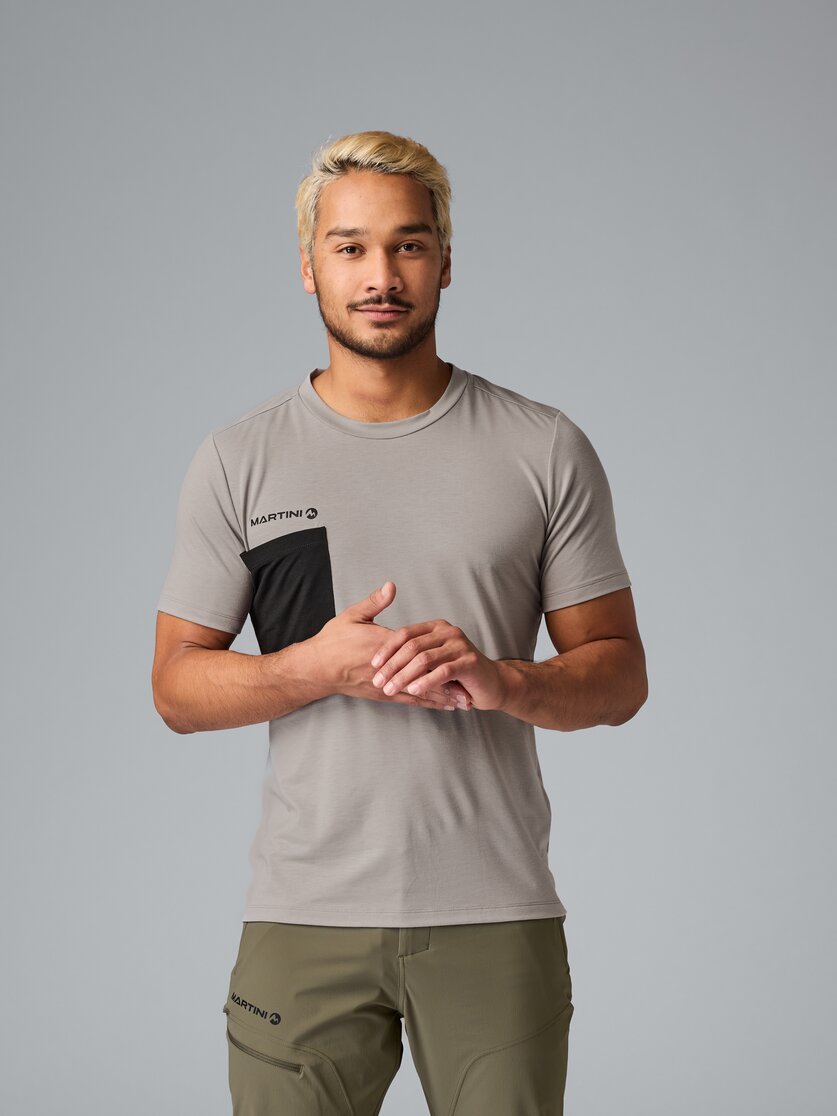 Martini Sportswear - Hillclimb Sport Shirt M - T-Shirts in white - Vorderansicht Model - Herren