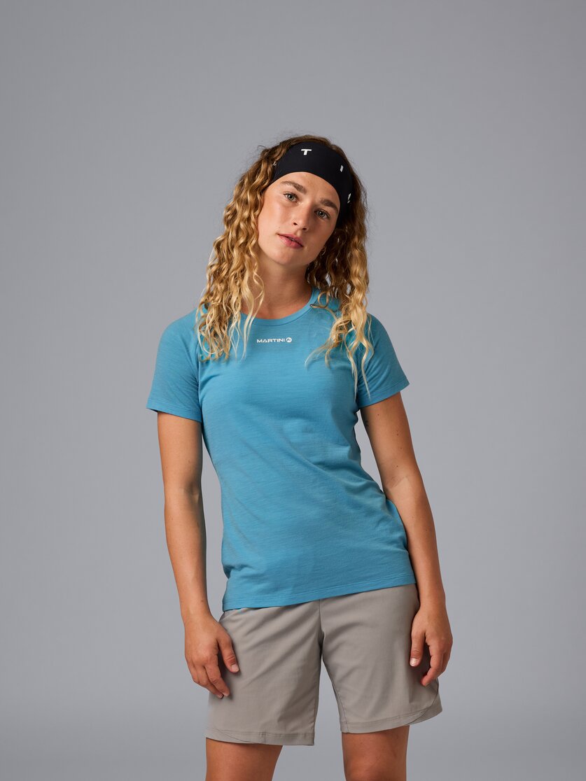 Martini Sportswear - Sunrise Shirt W - T-Shirts in black - Vorderansicht Model - Damen