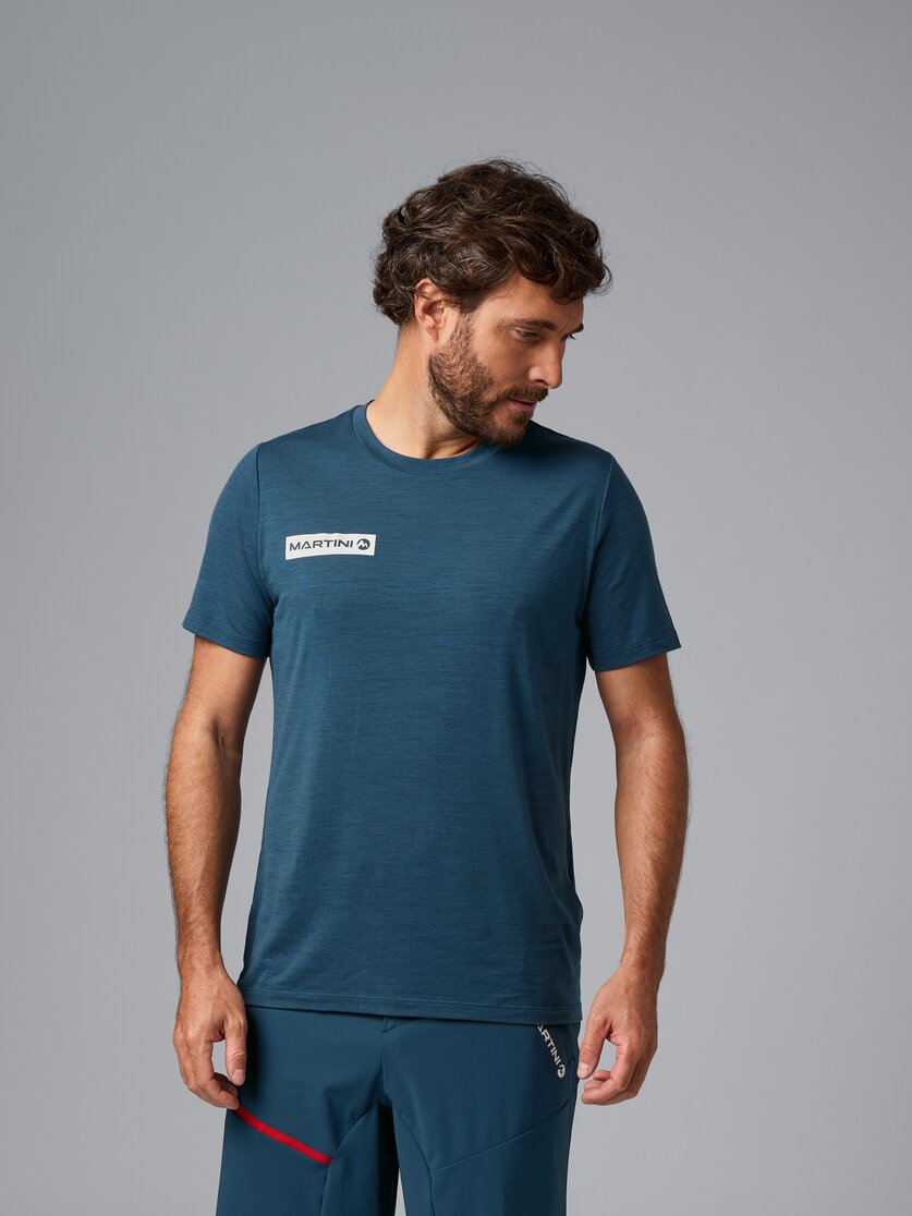 Martini Sportswear - Yalca Shirt M - T-Shirts in tendril - front view model - Men