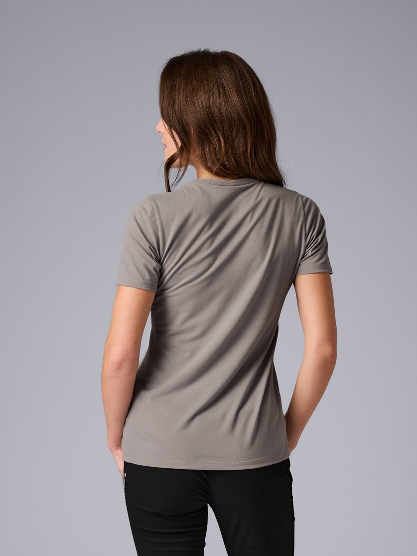 Martini Sportswear - Alpmate Shirt W - T-Shirts in white-black - Rückansicht Model - Damen