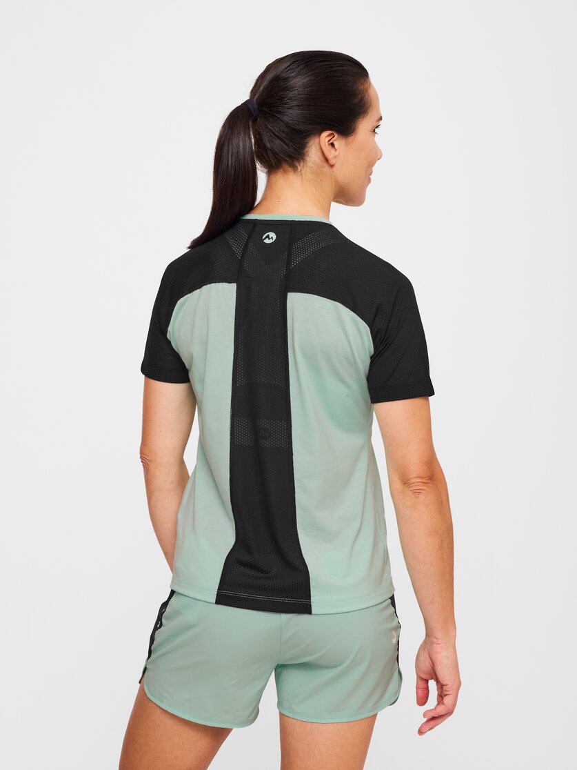 Martini Sportswear - Hillclimb Flex Shirt W - T-Shirts in white-black - vista laterale modello - Donna
