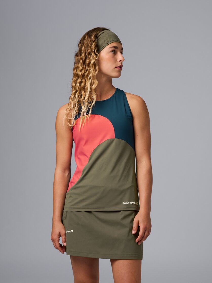Martini Sportswear - Hillclimb Sleeveless Shirt W - Tops in black-white - front view model - Women
