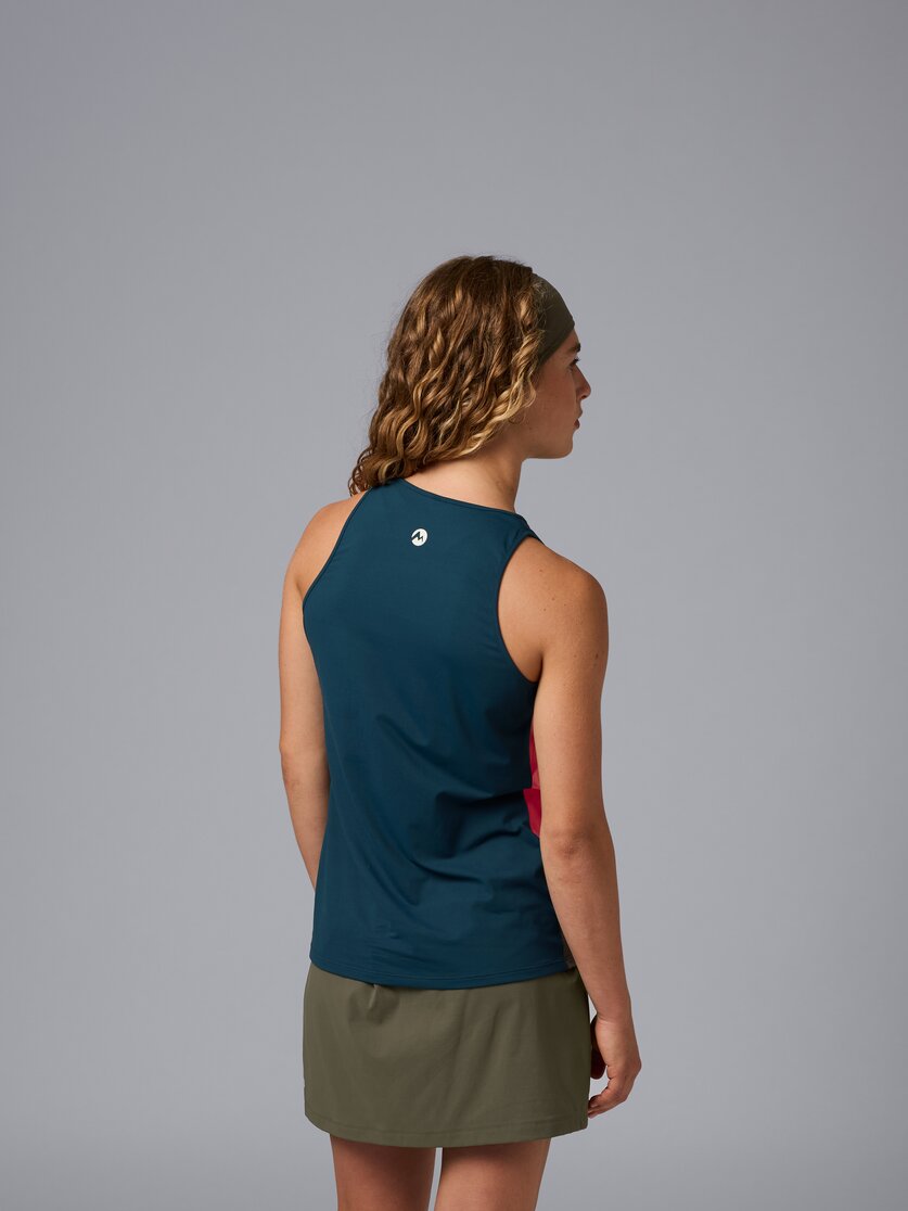 Martini Sportswear - Hillclimb Sleeveless Shirt W - Tops in black-white - rear view model - Women