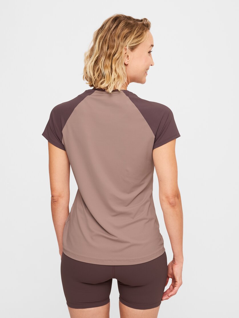 Martini Sportswear - Hillclimb Race Shirt W - T-Shirts in white-black - vista laterale modello - Donna